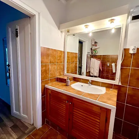 Francia Haz Apartment